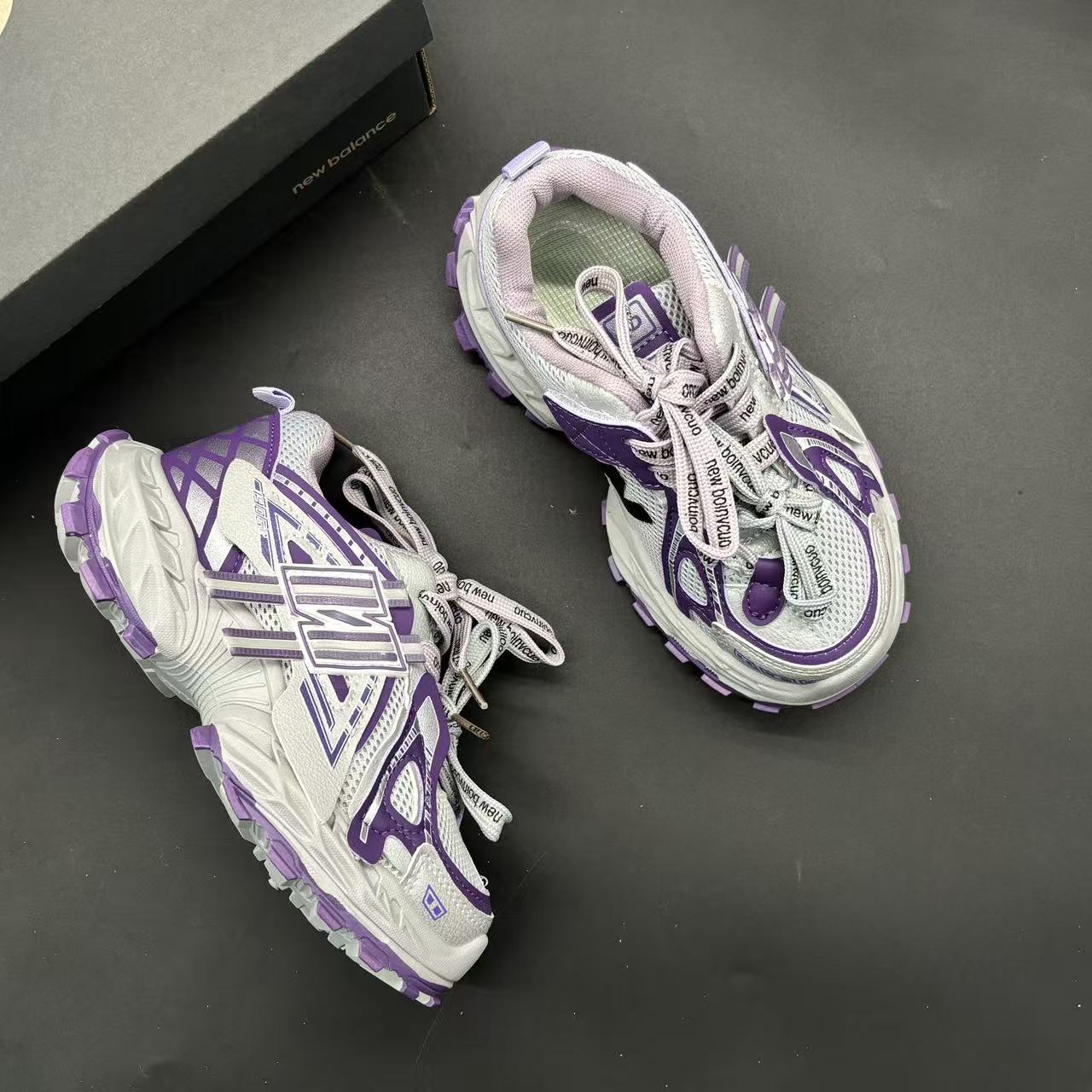 Children's shoes child